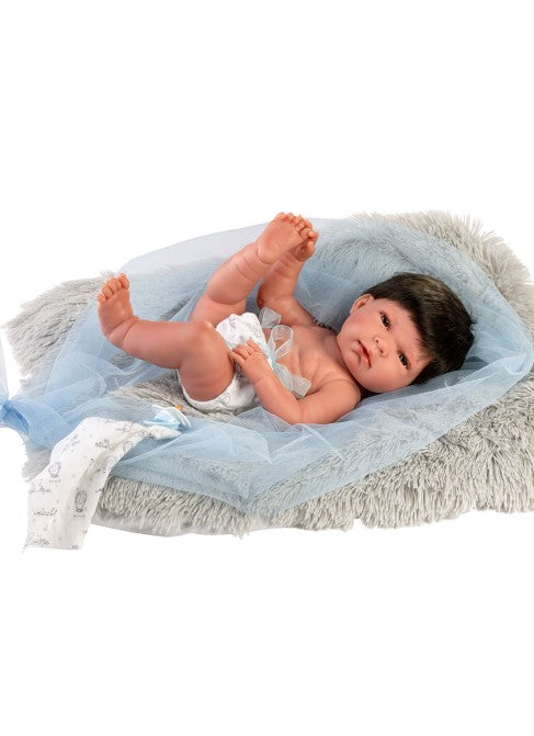 Muñeco Recién Nacido Nico con Cojín Gris 40 cm | Llorens – RAV Toys